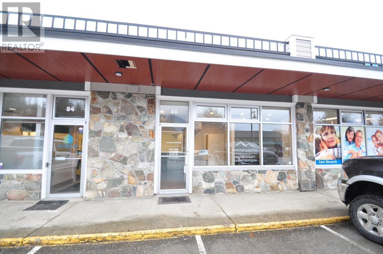 Photo 4 of 86 Broadway St Road W, Nakusp BC