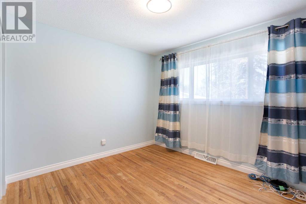 Single Family House Bungalow for Sale in   Avenue SE Acadia Calgary 
