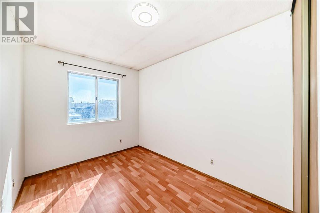 Single Family House for Sale in  Falmere Way NE Falconridge Calgary 