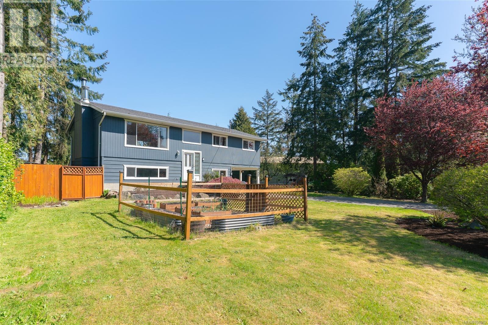 7458 Elizabeth Way, Lantzville