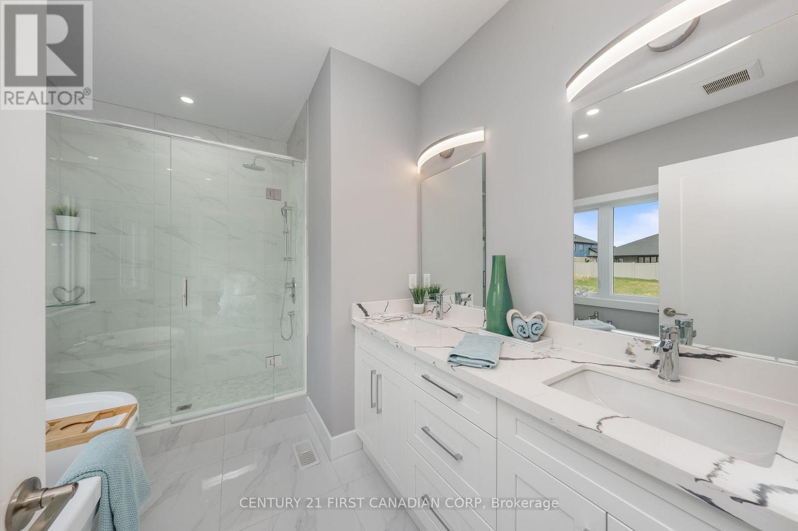 Photo 39 of 261 Stathis Boulevard, Sarnia ON