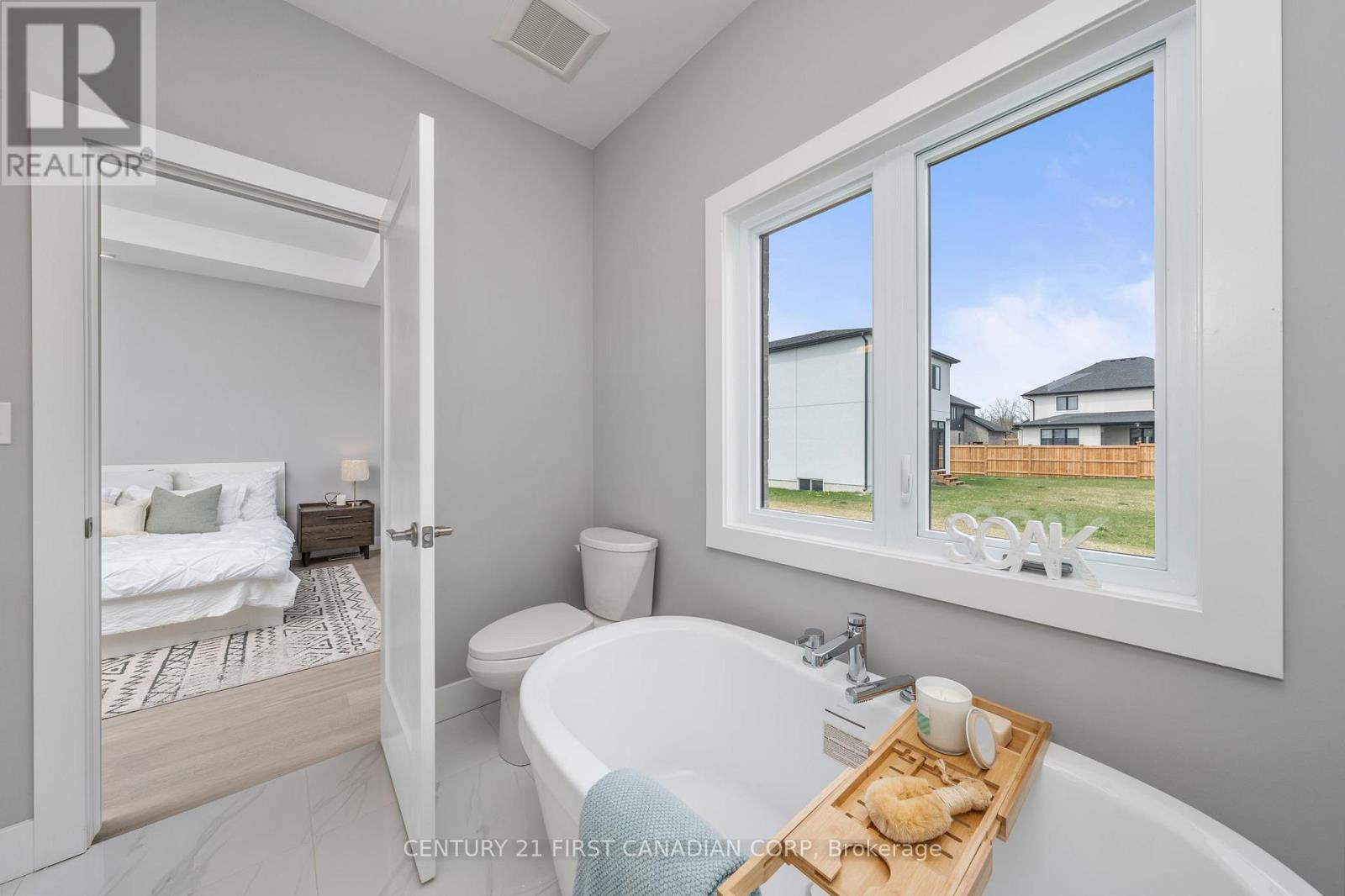 Photo 14 of 261 Stathis Boulevard, Sarnia ON