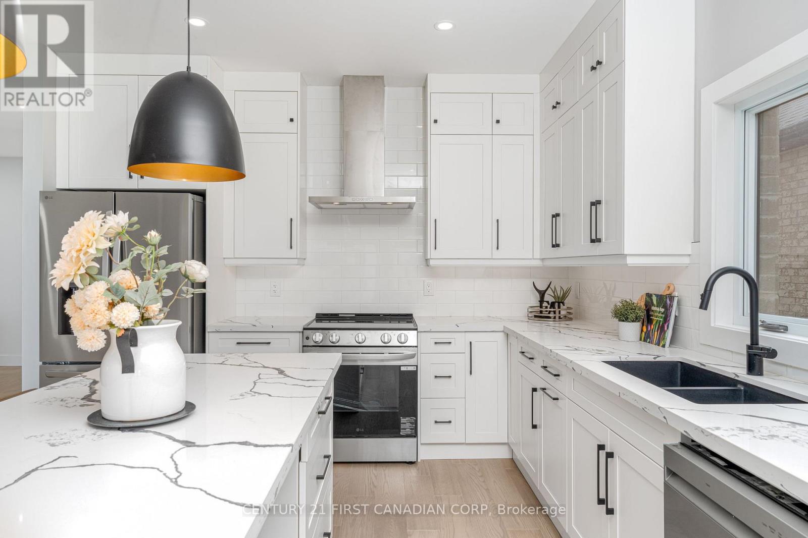 Photo 29 of 261 Stathis Boulevard, Sarnia ON