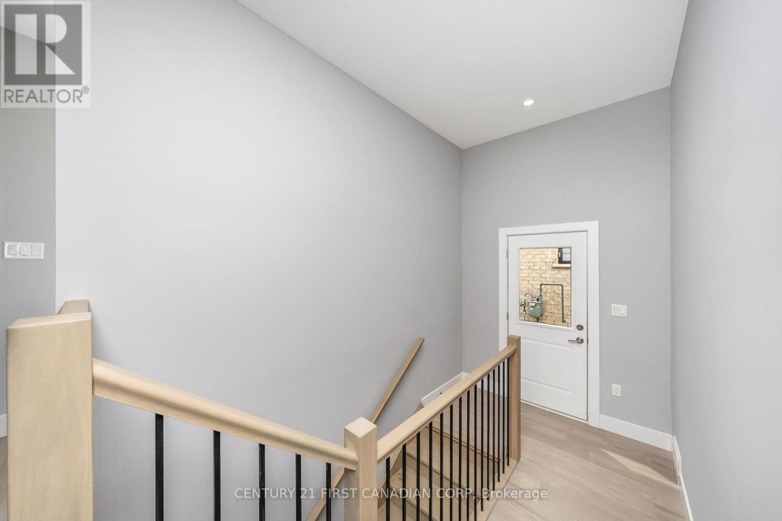 Photo 15 of 261 Stathis Boulevard, Sarnia ON