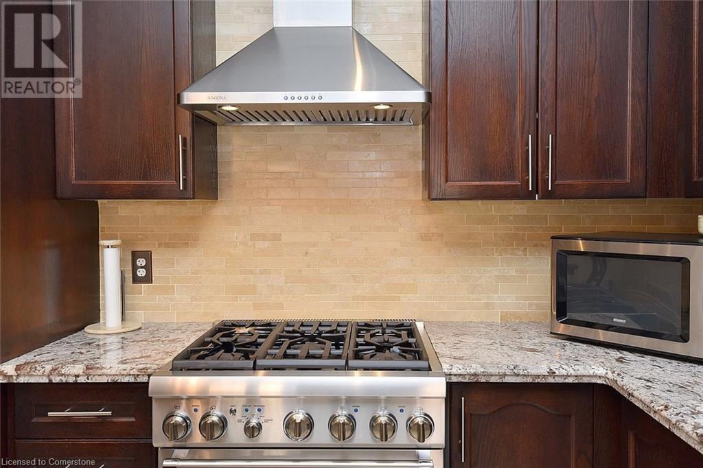 Photo 34 of 3321 Steeplechase Drive, Burlington ON