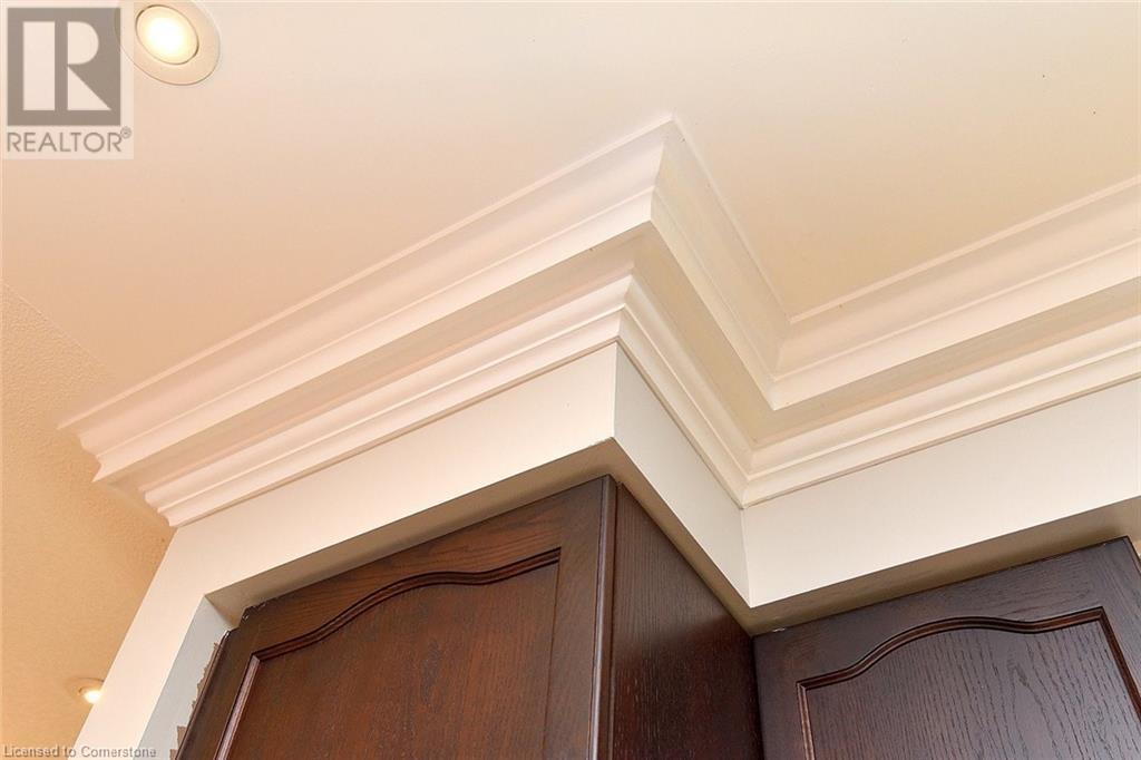 Photo 3 of 3321 Steeplechase Drive, Burlington ON