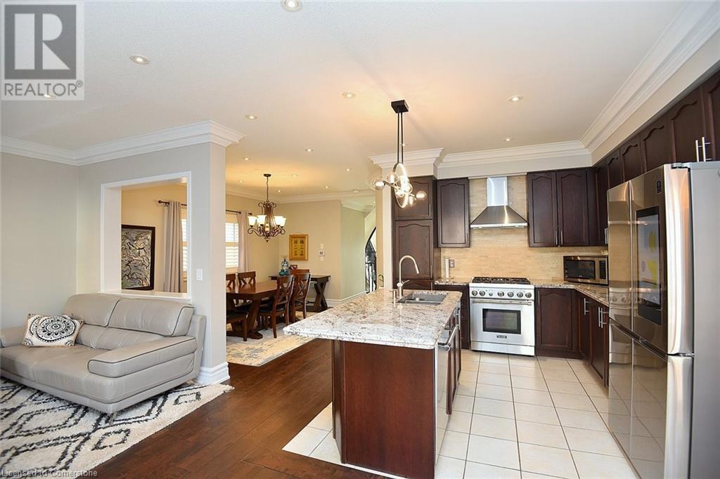 Photo 12 of 3321 Steeplechase Drive, Burlington ON