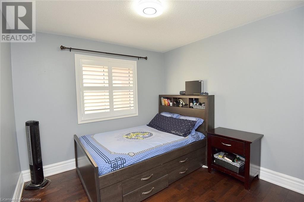 Photo 43 of 3321 Steeplechase Drive, Burlington ON