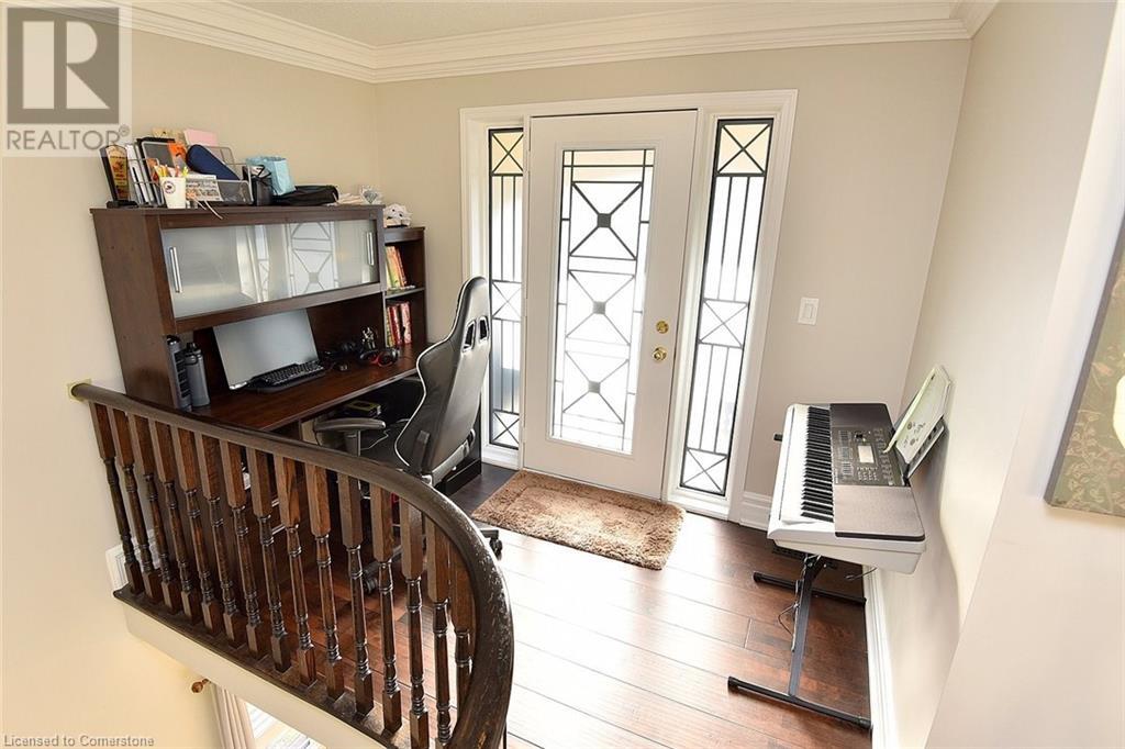 Photo 35 of 3321 Steeplechase Drive, Burlington ON