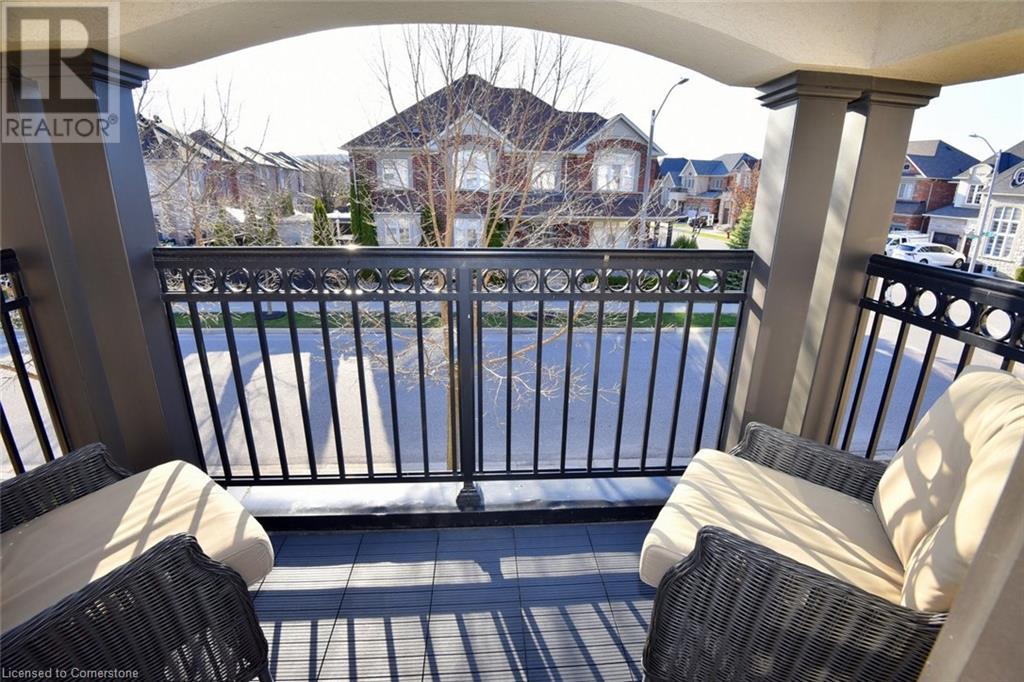 Photo 17 of 3321 Steeplechase Drive, Burlington ON