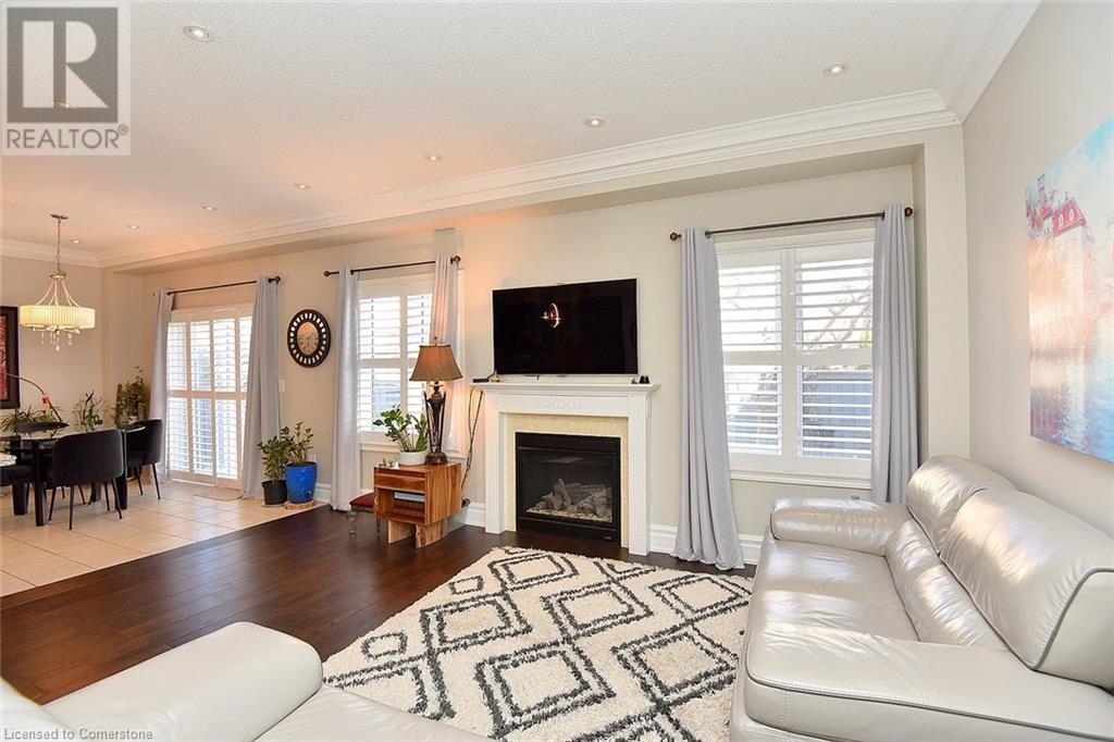 Photo 2 of 3321 Steeplechase Drive, Burlington ON