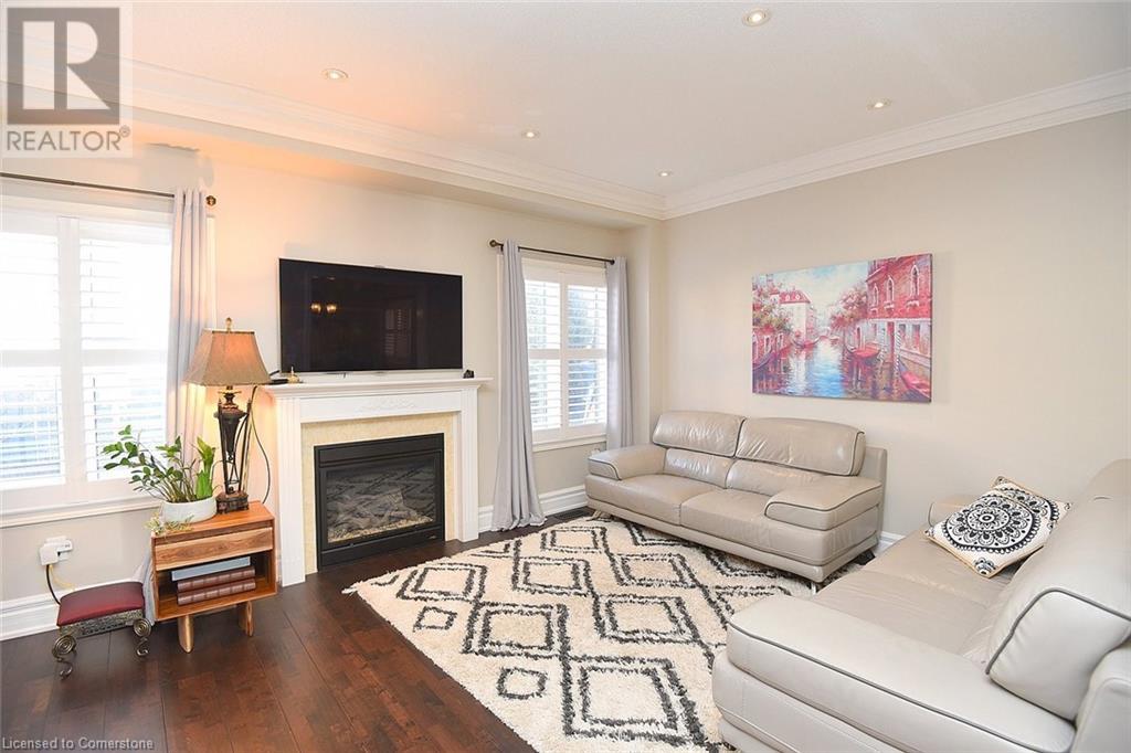 Photo 9 of 3321 Steeplechase Drive, Burlington ON