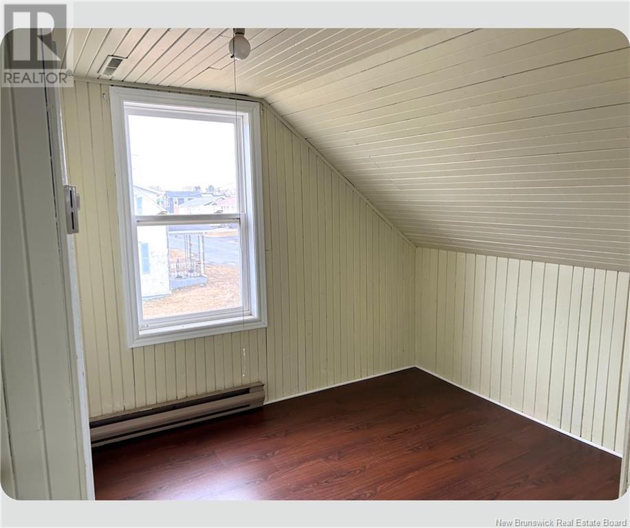 Photo 12 of 374 Georges Est, Tracadie NB