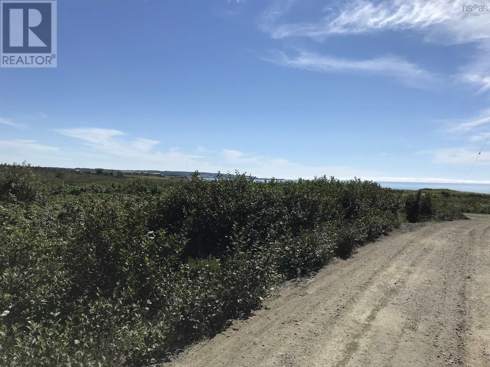 Property 11 of 18 of No 1 Highway