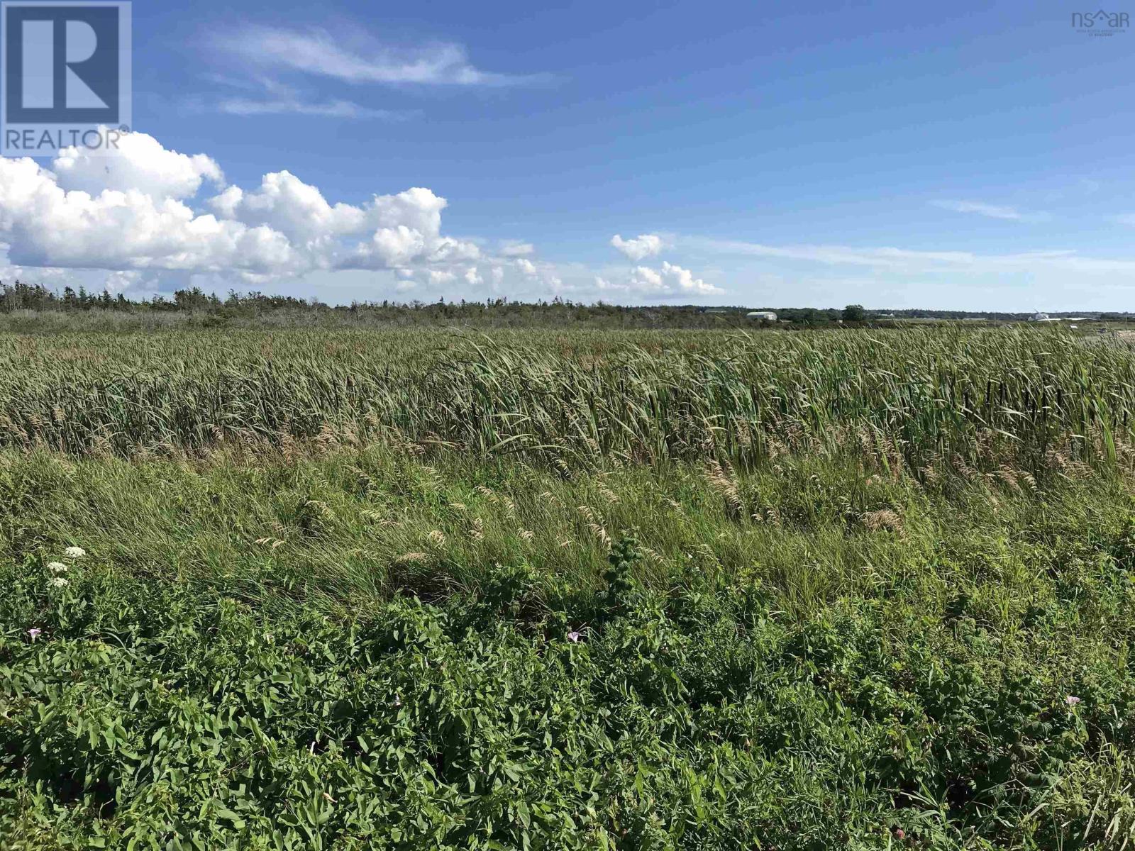 Property 17 of 18 of No 1 Highway