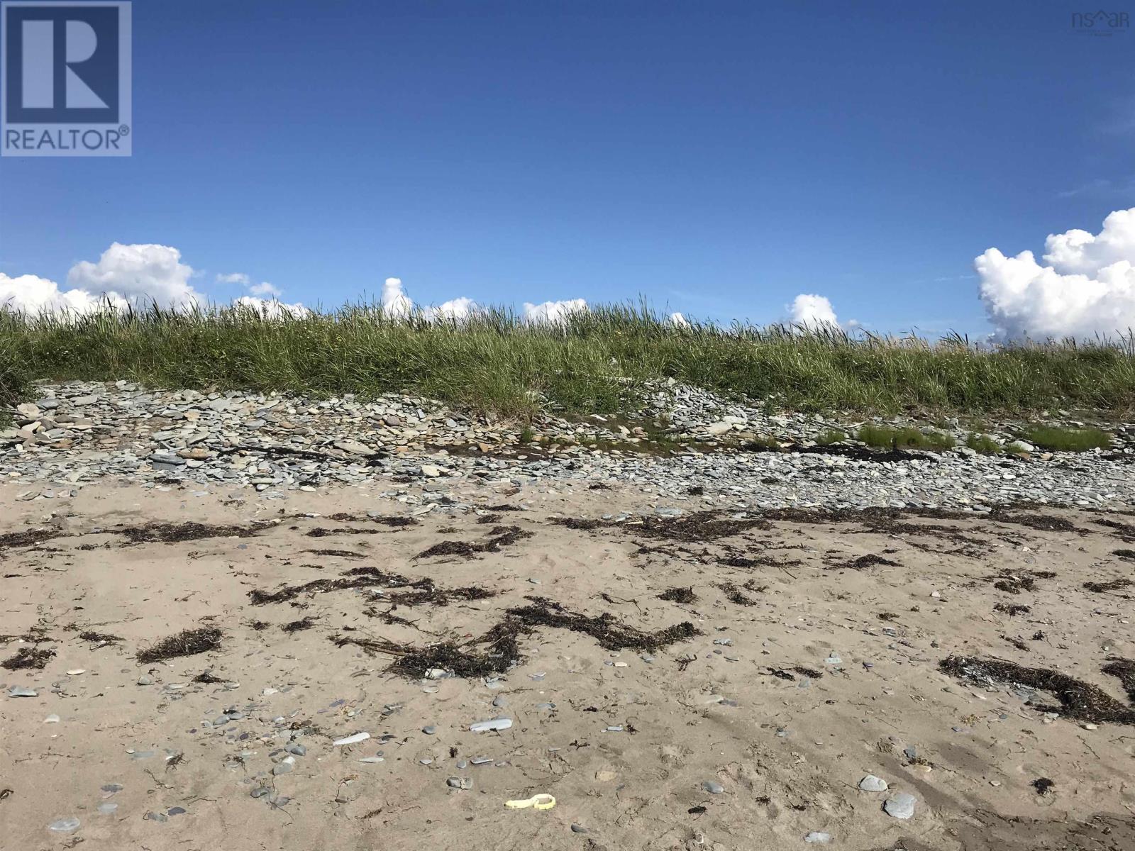 Property 7 of 18 of No 1 Highway