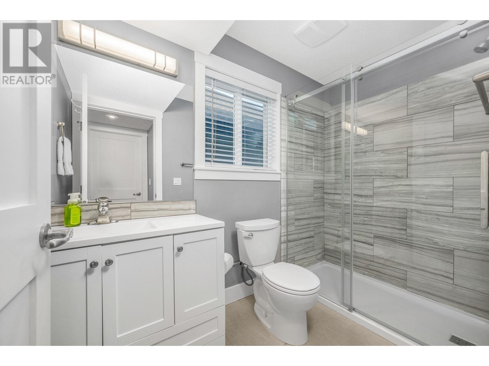  533 Loon Avenue, Vernon