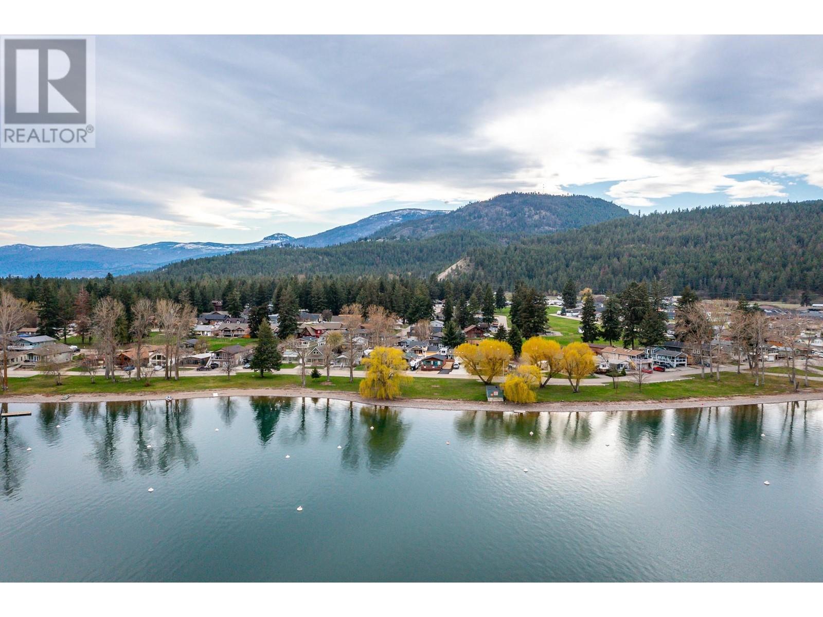  533 Loon Avenue, Vernon