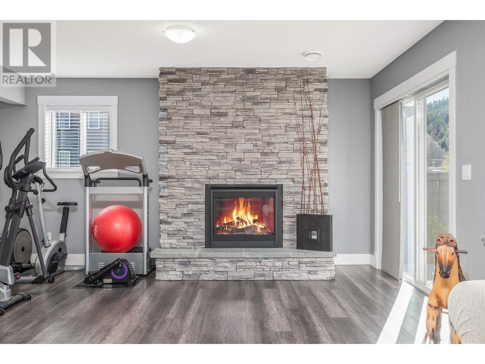  533 Loon Avenue, Vernon