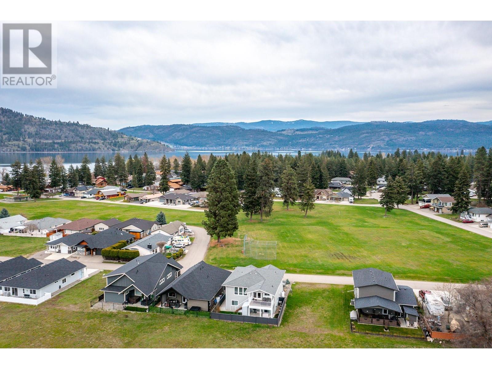  533 Loon Avenue, Vernon