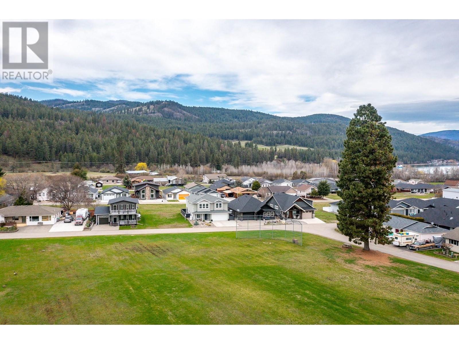  533 Loon Avenue, Vernon