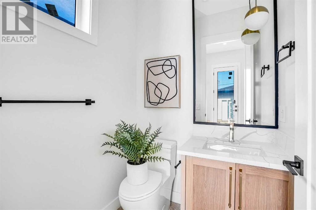 Single Family House for Sale in   Avenue NE Tuxedo Park Calgary 