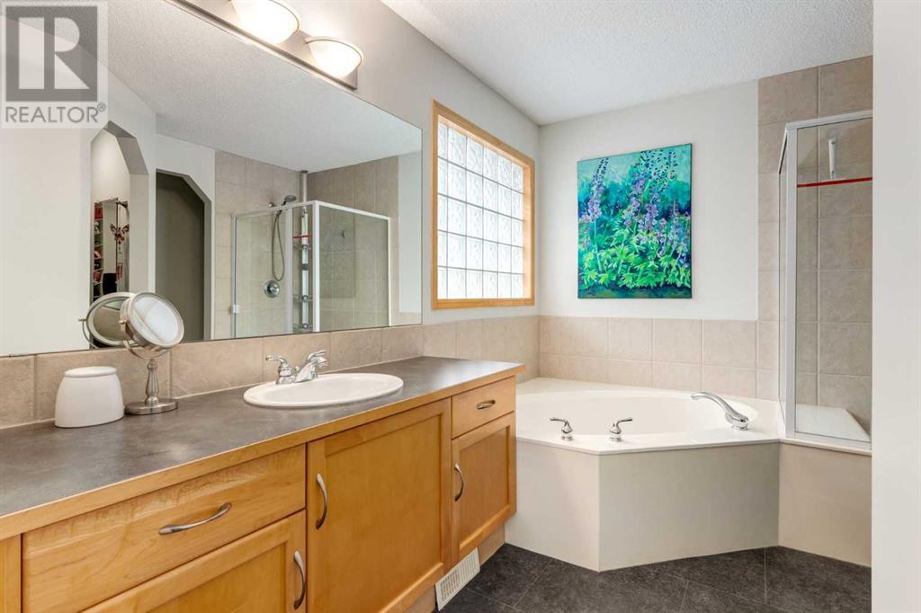 Single Family House for Sale in  Tuscany Ravine Close NW Tuscany Calgary 