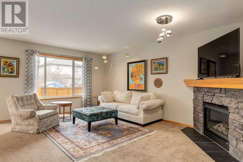 Single Family House for Sale in  Tuscany Ravine Close NW Tuscany Calgary 