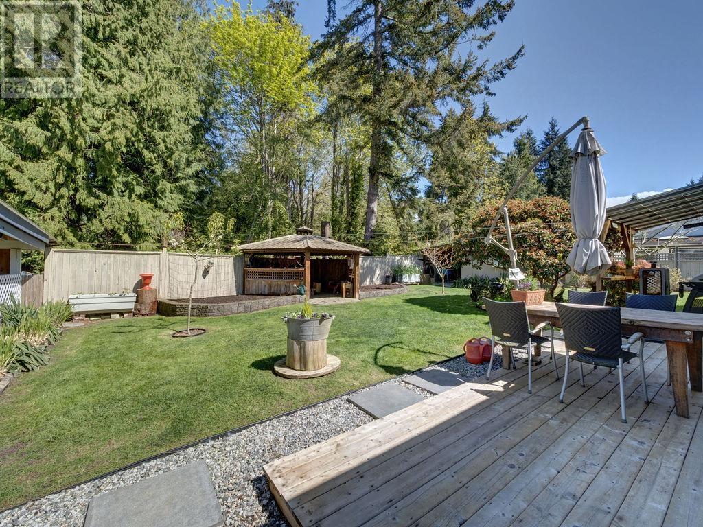 4516 HUPIT STREET, Sechelt