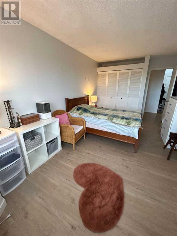 Single Family House for Sale in  C  Street NW Varsity Calgary 