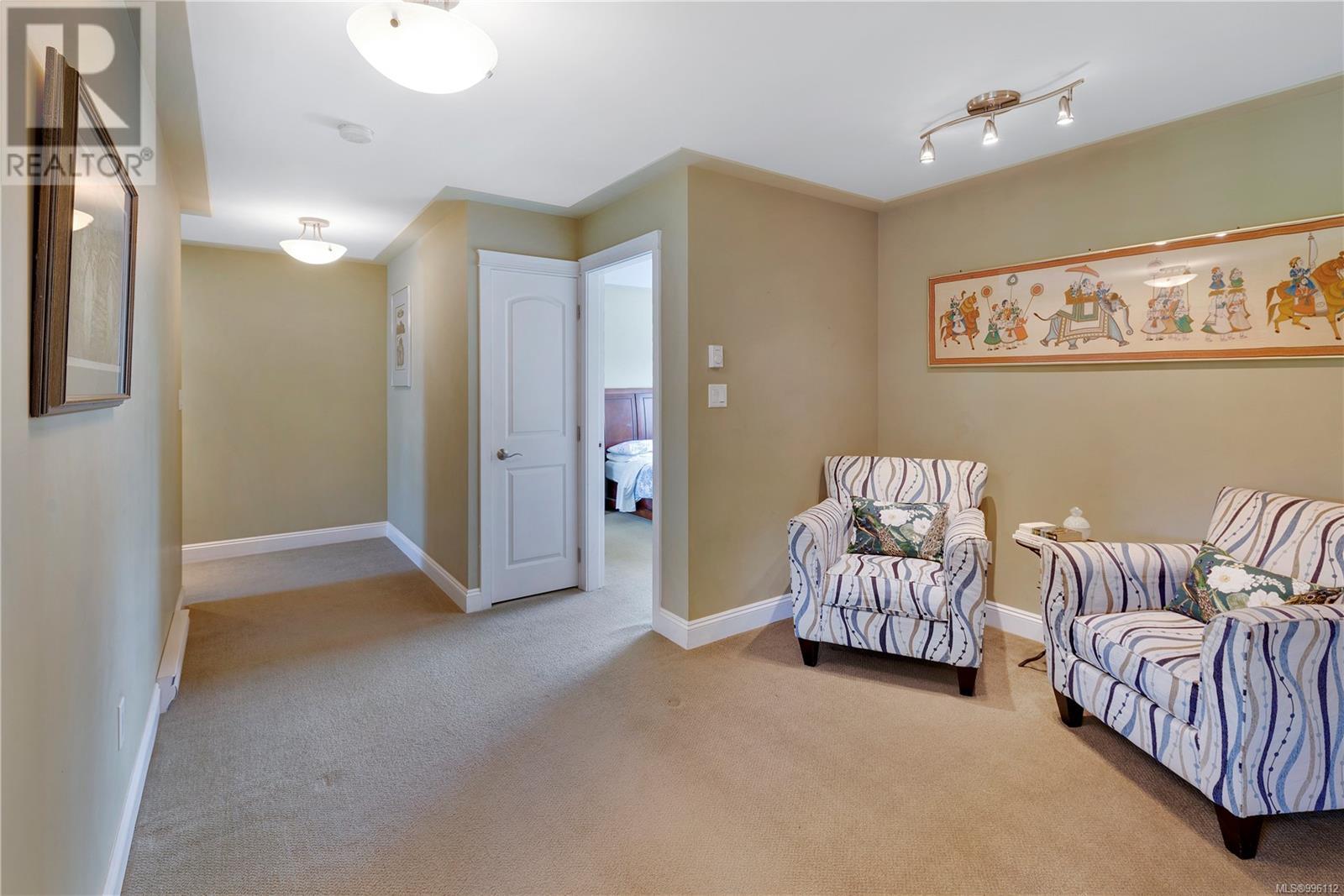  4994 La Quinta Place, Saanich