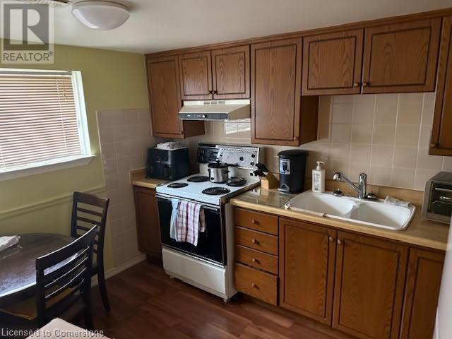 Photo 14 of 11 Rowan Court, Hamilton ON
