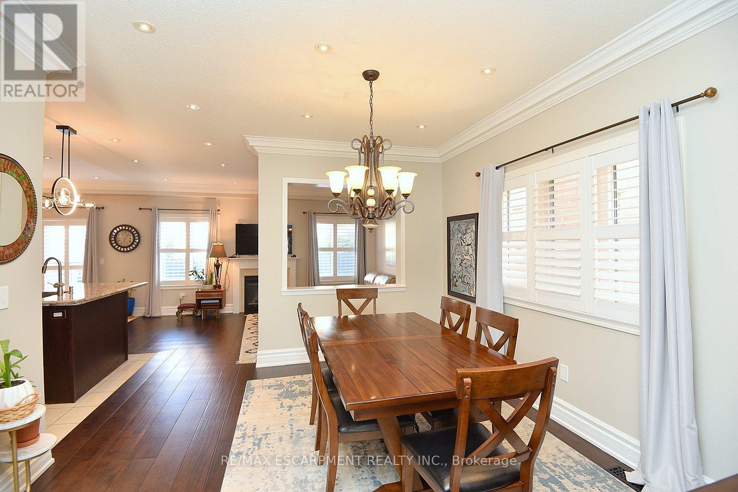 Photo 38 of 3321 Steeplechase Drive, Burlington ON
