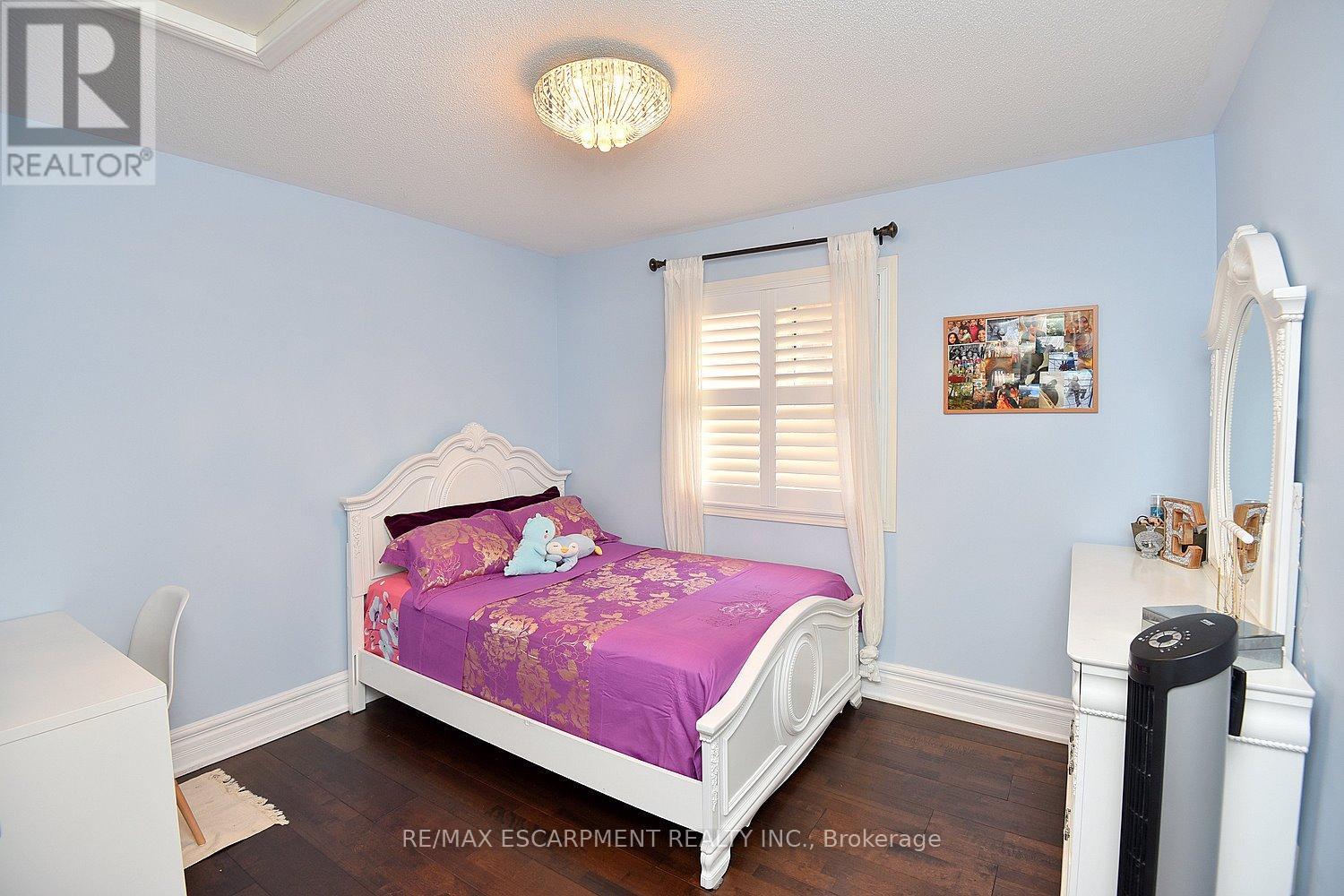 Photo 50 of 3321 Steeplechase Drive, Burlington ON