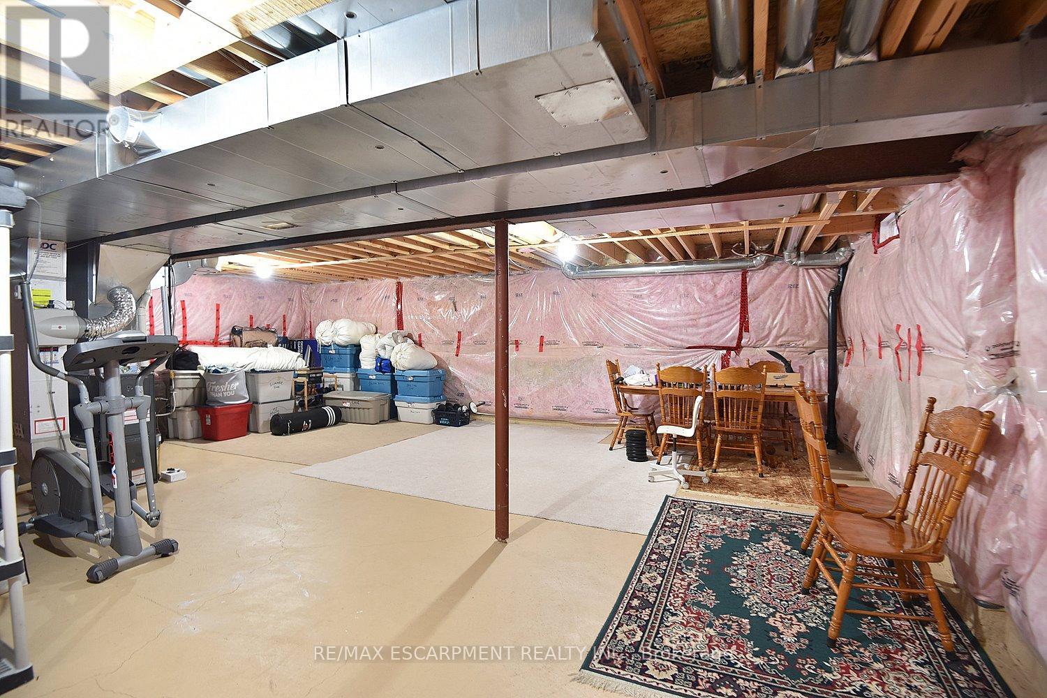 Photo 37 of 3321 Steeplechase Drive, Burlington ON
