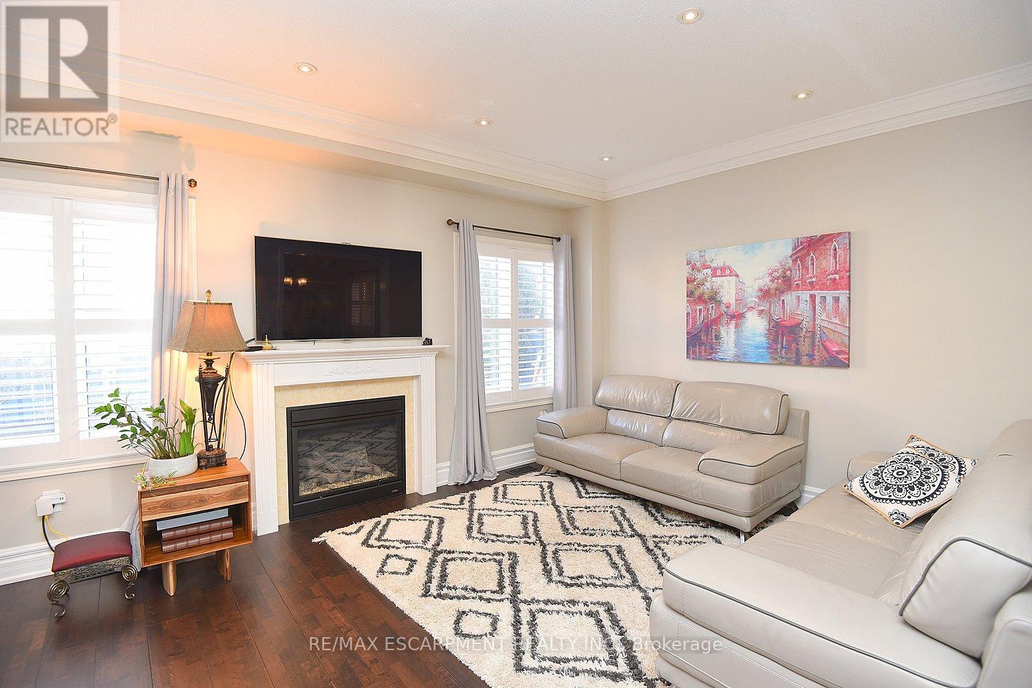Photo 40 of 3321 Steeplechase Drive, Burlington ON