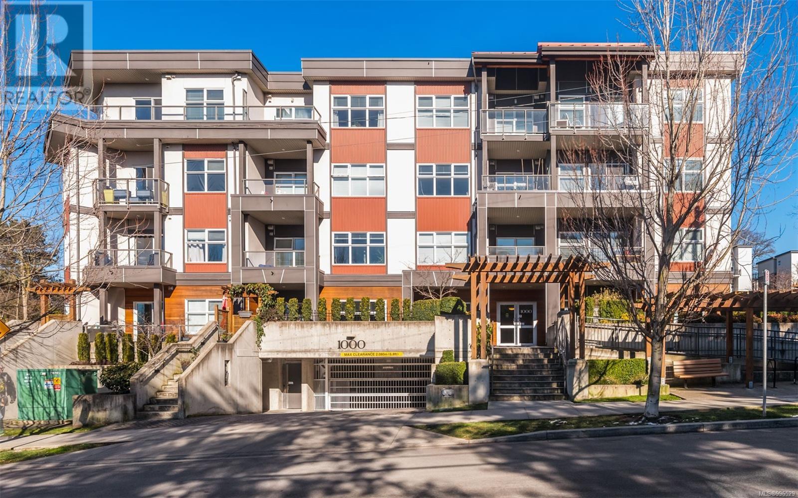 203 1000 Inverness Road, Saanich