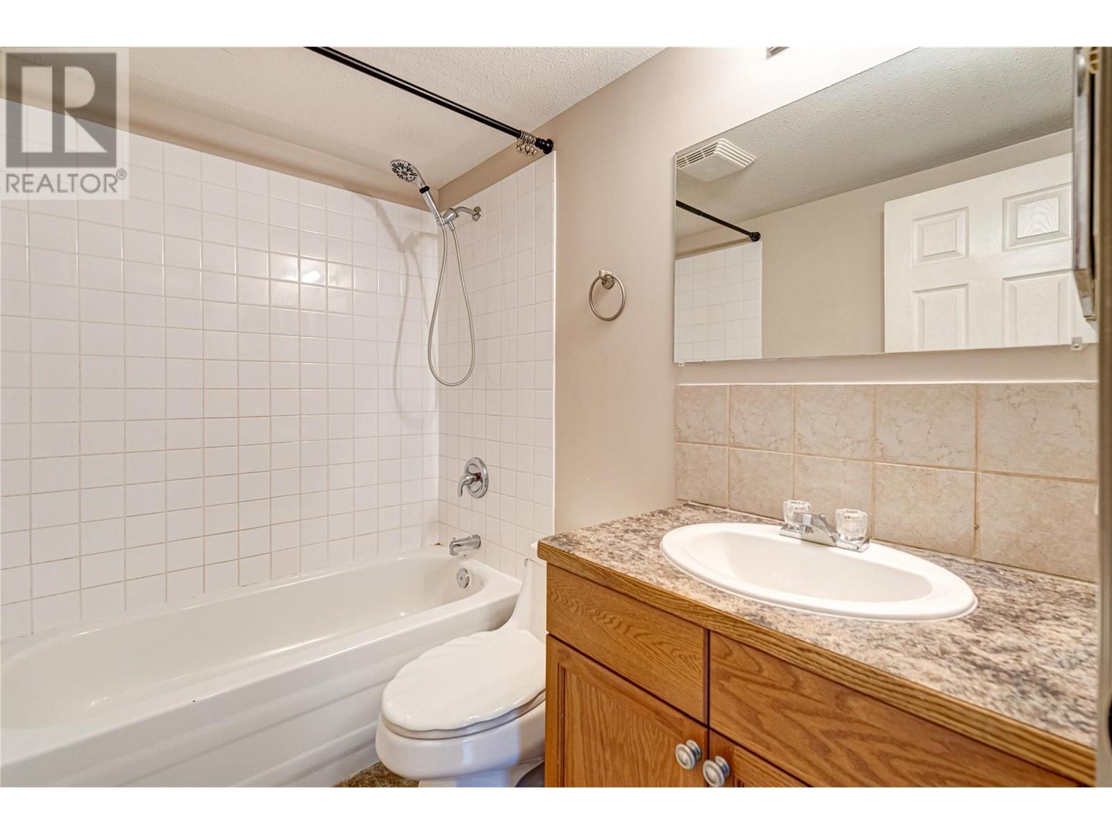 152 Spruce Avenue Unit# 202, Sparwood