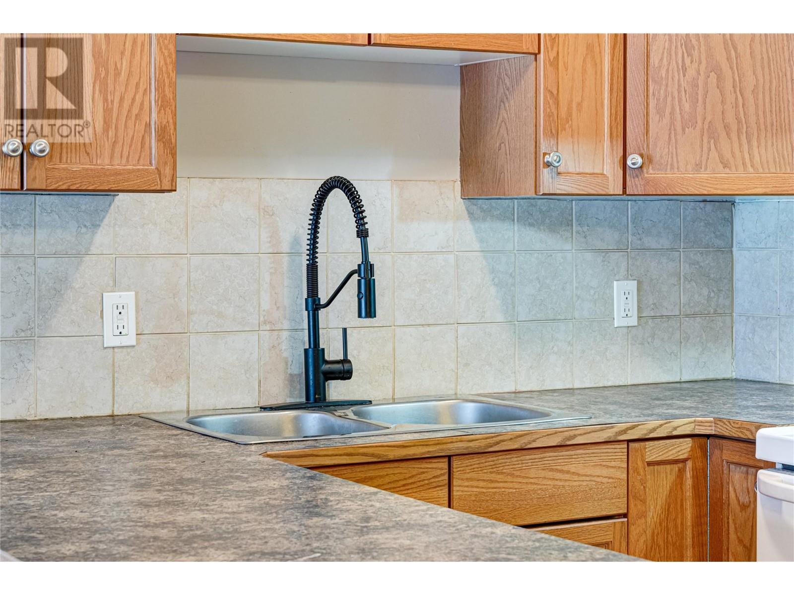 152 Spruce Avenue Unit# 202, Sparwood