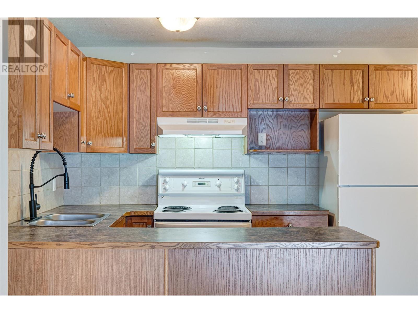 152 Spruce Avenue Unit# 202, Sparwood