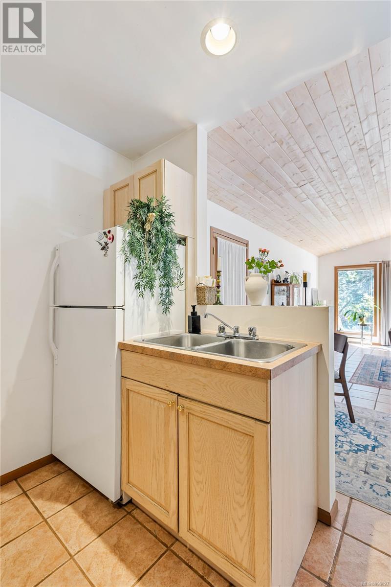 112 Cairns Pl, Salt Spring