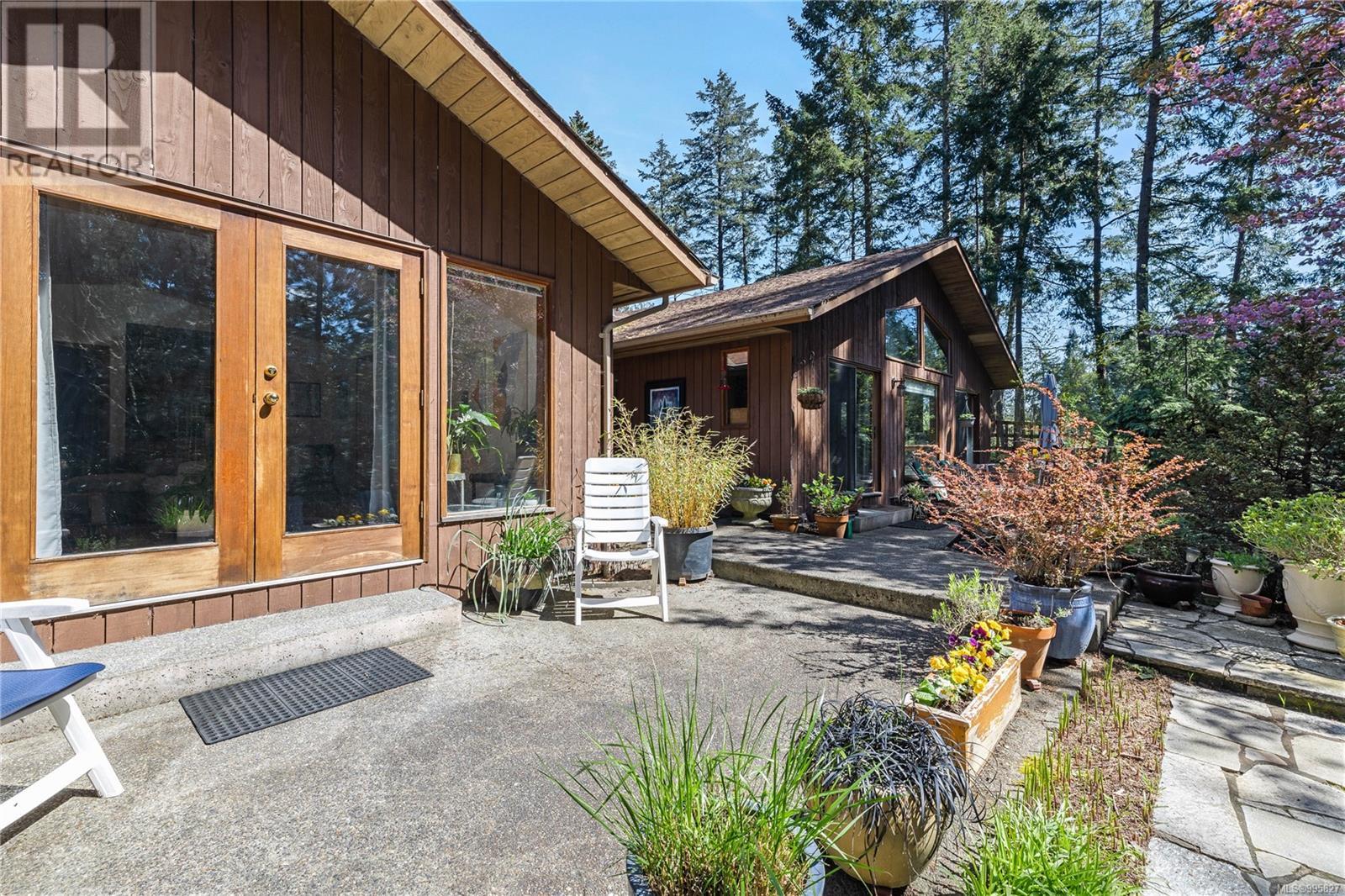 112 Cairns Pl, Salt Spring