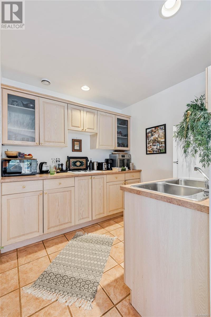 112 Cairns Pl, Salt Spring