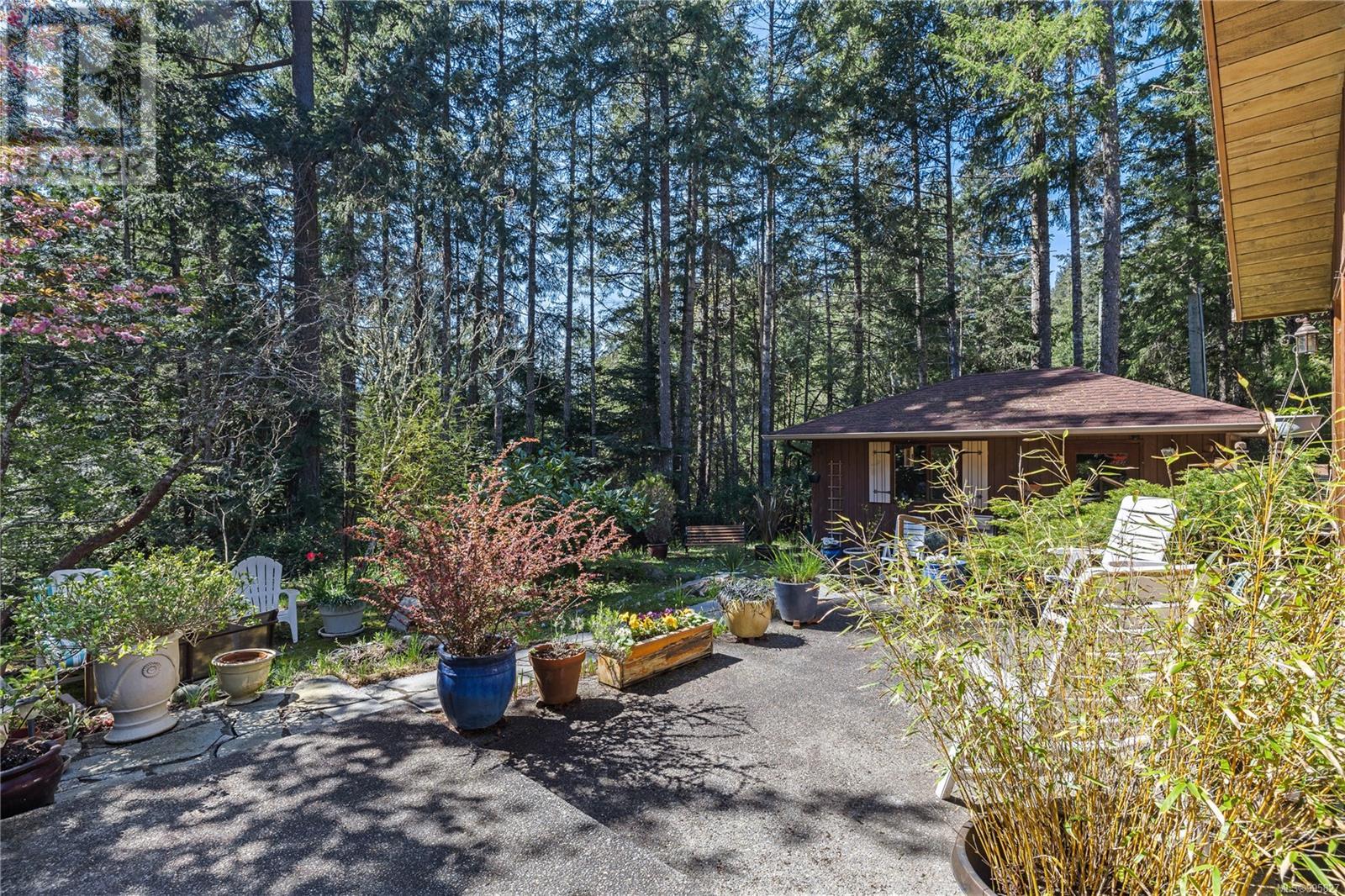112 Cairns Pl, Salt Spring