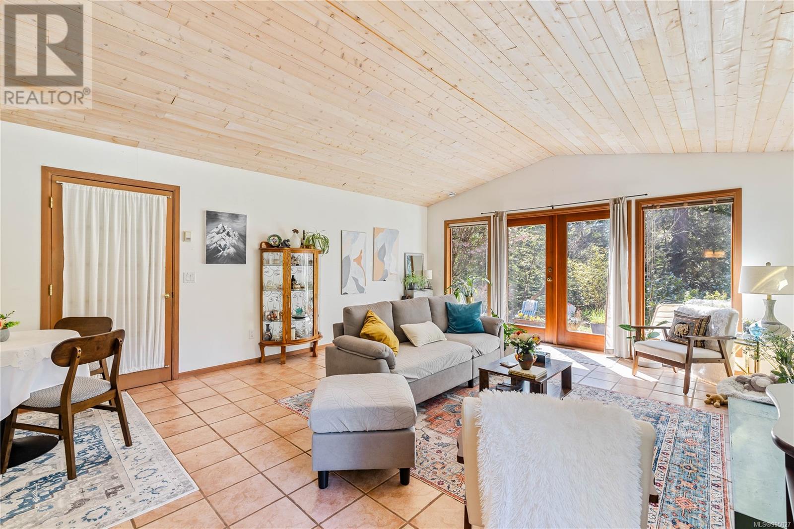 112 Cairns Pl, Salt Spring