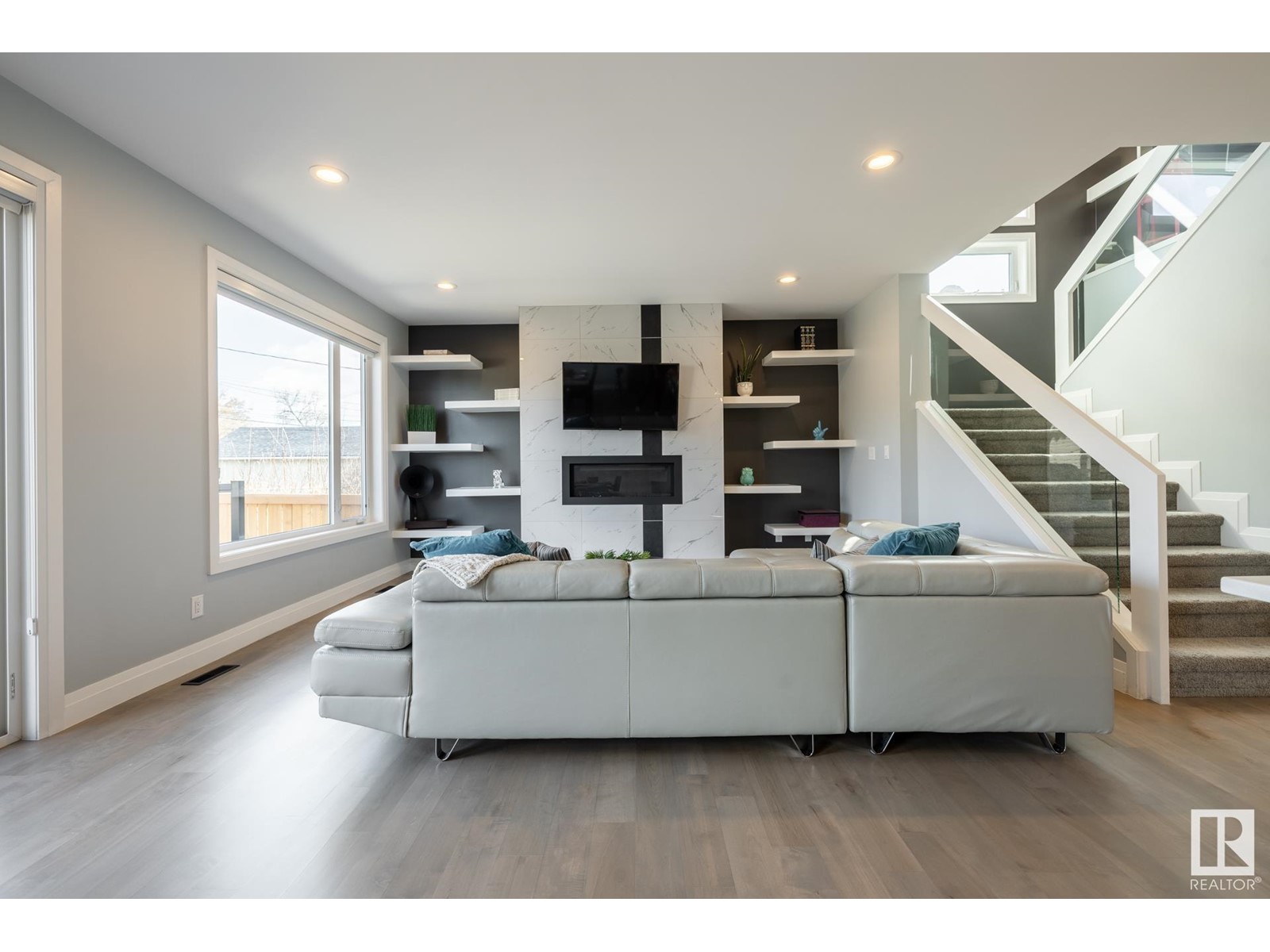 10936 71 AV NW, Edmonton