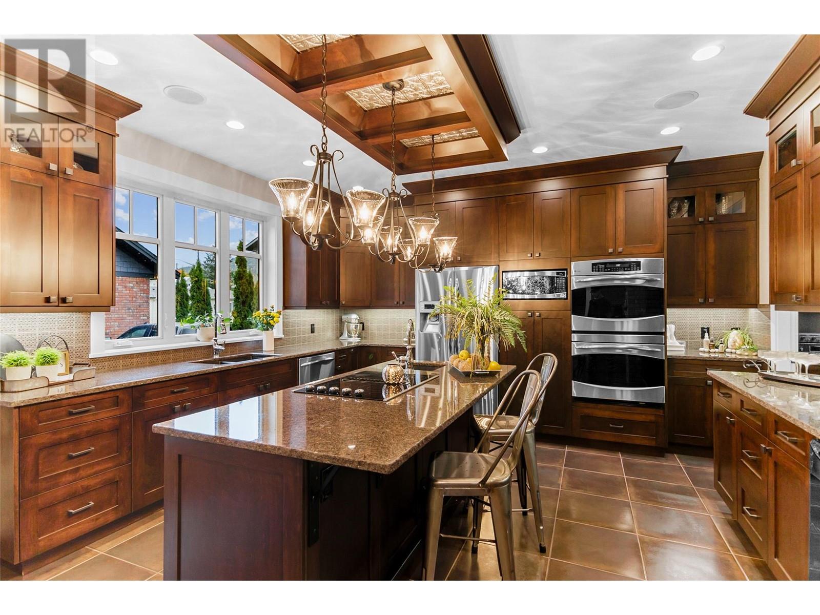 905 Edward Street, Revelstoke