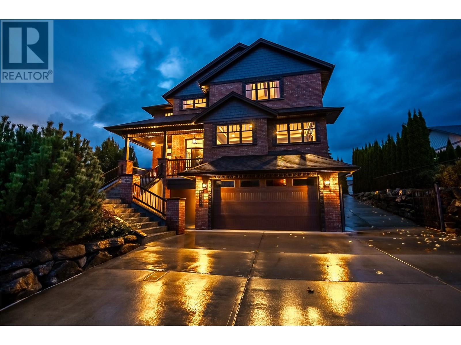 905 Edward Street, Revelstoke