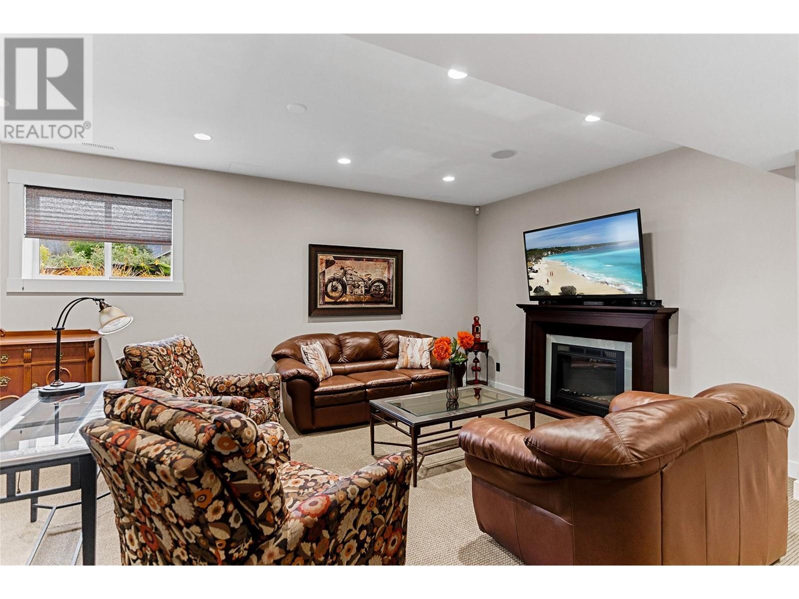 905 Edward Street, Revelstoke