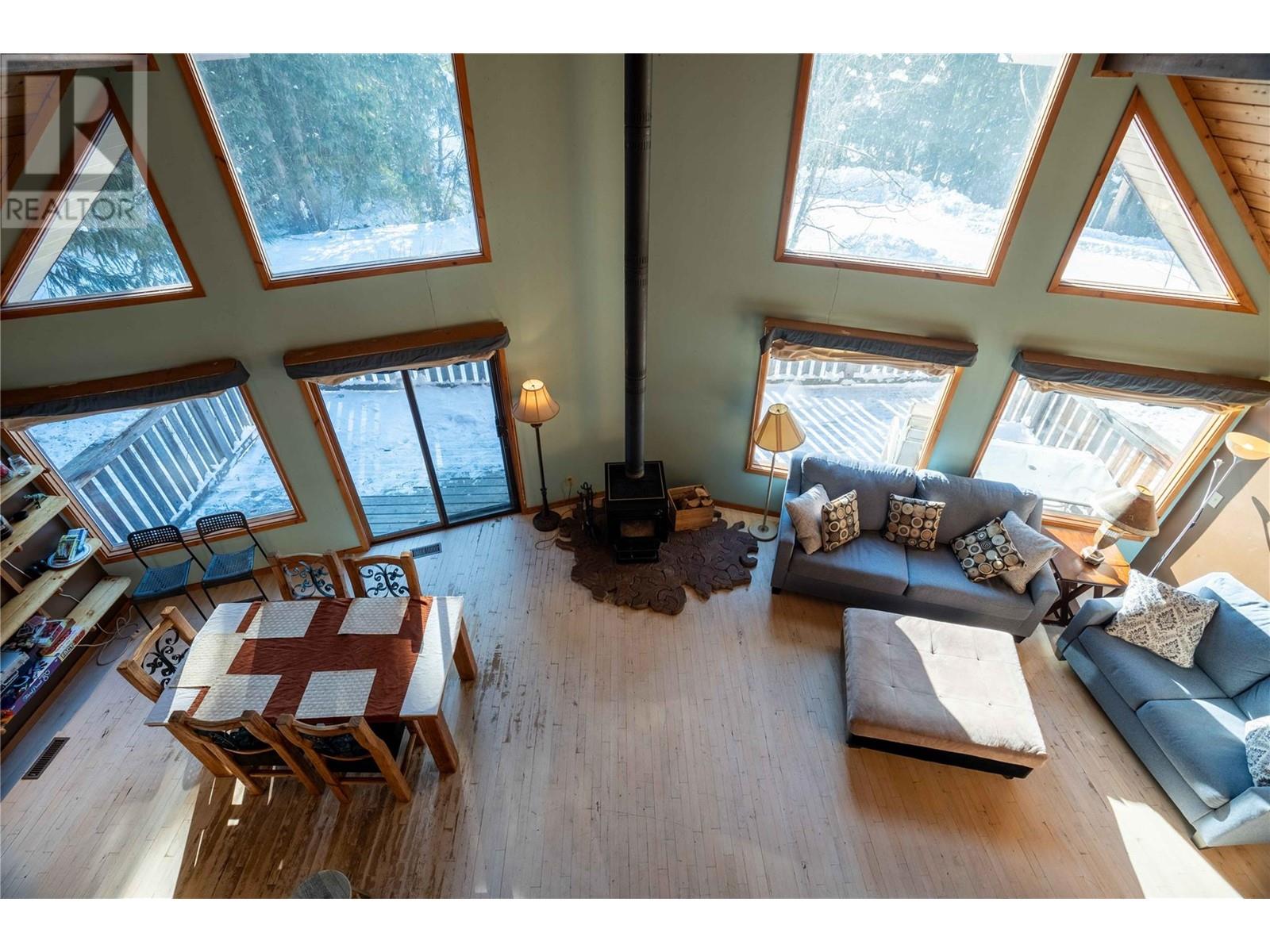 3104 Mcinnes Road, Revelstoke